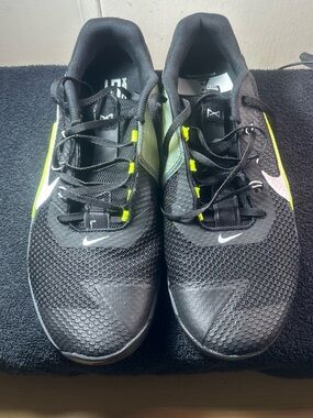Nike Black Running Shoes with Neon Yellow Accents